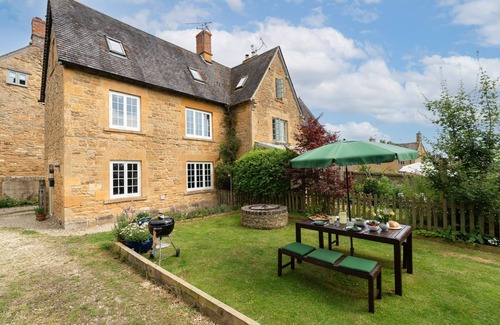Ebrington Cabaña | Two bedroom holiday cottage with an Aga in the Cotswolds - Quaint End
