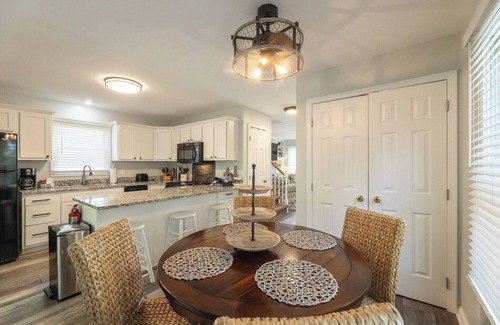 Grand Rivers Condominio | Two Bedroom Harbor View Condo