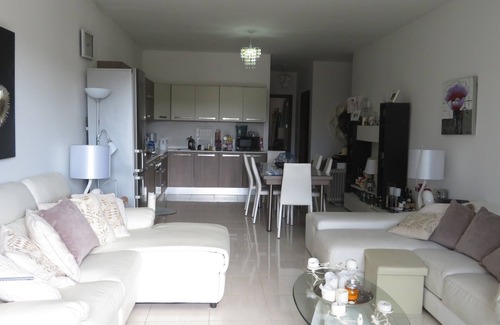 Marsaxlokk Apartamento | Two bedroom highly finished very close to sea front fishing village & country