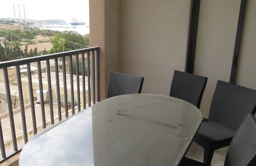 Marsaxlokk Apartamento | Two bedroom highly finished very close to sea front fishing village & country