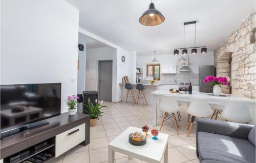Rezanci Casa | Two-Bedroom Holiday Home In Svetvincenat