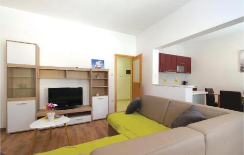 Zavalatica Casa | Two-Bedroom Holiday Home In Zavalatica