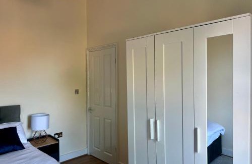 Merton Apartamento | Two Bedroom Holiday Home