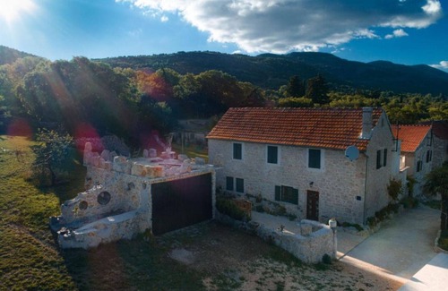 Drnis Casa | Two Bedroom Holiday Home