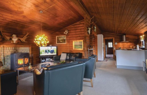 Ronbjerg Casa | Two-Bedroom Holiday Home in Roslev