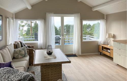 Raade Casa | Two-Bedroom Holiday Home In Rygge
