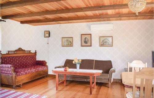 Lenhovda Casa | Two-Bedroom Holiday Home In Lenhovda