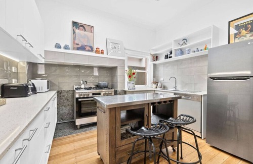 Brunswick East Apartamento | Two bedroom home with great outdoor area & parking