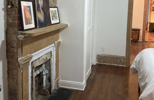 Faubourg Delassize Apartamento | Two bedroom home. Two blocks from St Charles
