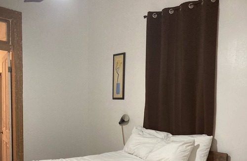 Faubourg Delassize Apartamento | Two bedroom home. Two blocks from St Charles