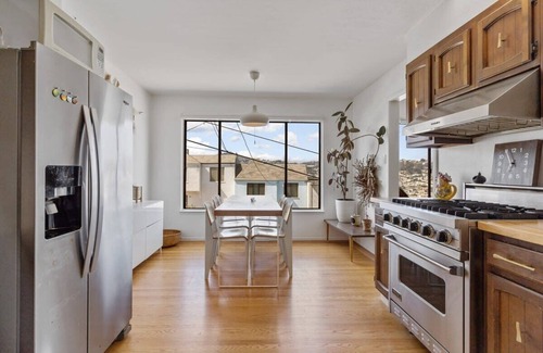 Excelsior Casa | Two Bedroom Home Near the Freeway for Easy Access