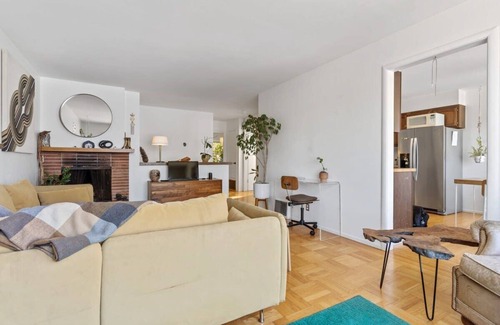 Excelsior Casa | Two Bedroom Home Near the Freeway for Easy Access