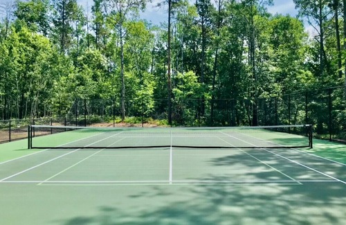 Nisswa Casa | Two-Bedroom House on 5-Acres with Outdoor Hot Tub, Sauna, and Tennis Court (plus extra cabin)