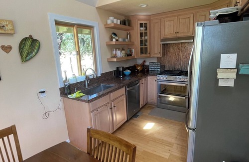 Glen Ellen Casa | Two-bedroom House with Wrap-Around Deck & Garden - Super Amenities