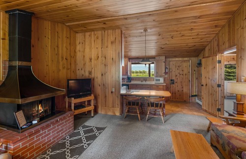 Ennis Apartamento | Two bedroom log cabin