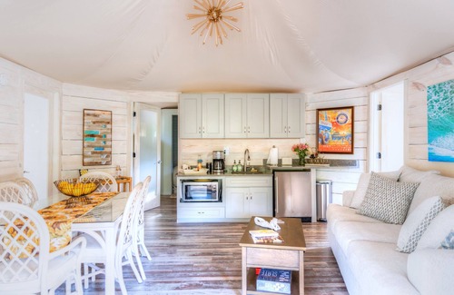 Dadeville Cabina | Two Bedroom Luxury Glamp, huge deck, private Hot Tub at The Destination Resort