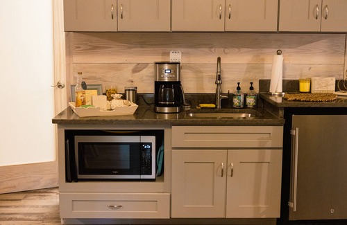 Dadeville Cabina | Two Bedroom Luxury Glamp, huge deck, private Hot Tub at The Destination Resort
