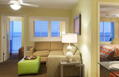 Daytona Beach Shores Complejo | Two Bedroom Ocean Front Luxury Condo, Daytona Beach (1843896)