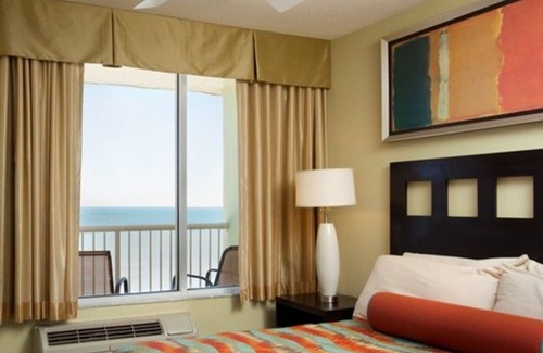 Daytona Beach Shores Complejo | Two Bedroom Ocean Front Luxury Condo, Daytona Beach (1843896)