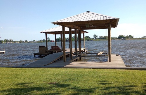 Jarreau Casa | Two bedroom one bath house on the beautiful FALSE RIVER. Pet friendly.