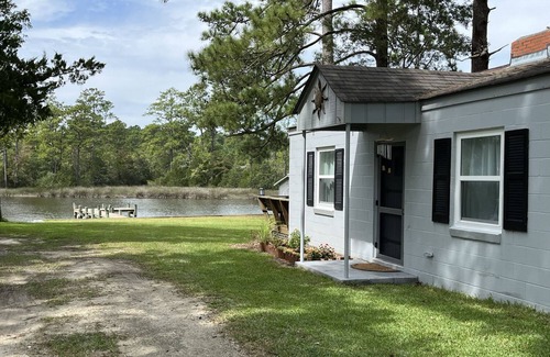 Craven County Cabaña | Two-bedroom/One bath Waterfront Cottage with Dock