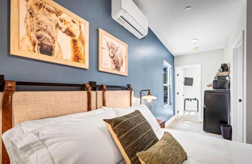Vista Apartamento | Two Bedroom - Queen in Both. Heart of Downtown Vista