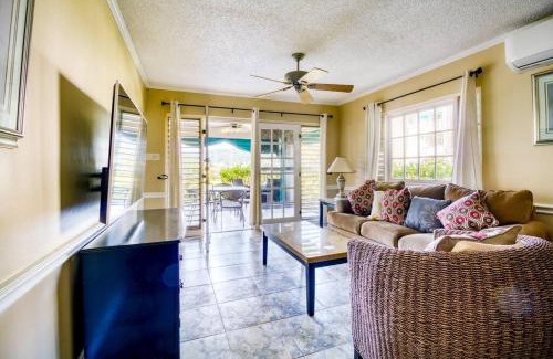 Montego Bay Apartamento | Two Bedroom Seafront Suite - Quiet & Relaxing
