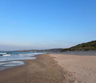 Portrush Apartamento | Two bedroom, Sleeps 6 Centre of Portrush Main Street Coastal Links apartment 11