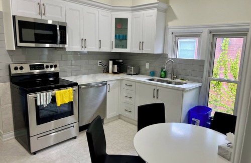 Niagara Falls Casa | Two-bedroom Suite with King Bed - 4 Min to The Falls