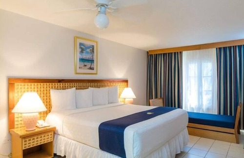 Palm Beach Complejo | Two Bedroom Suite @ Caribbean Palm Village Resort