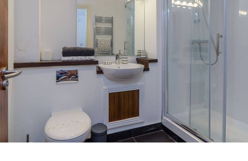 Cathedral Quarter Apartamento | De Lujo-two bedroom-Apartamento-Baño Privado