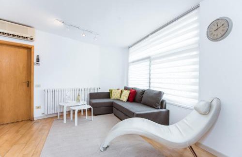 La Vila Olimpica del Poblenou Apartamento | Two bedroom TownHouse within 10min walk from Beach