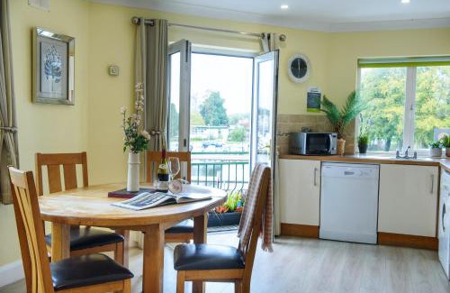 Cortober Apartamento | Two bedroom waterfront Apartment