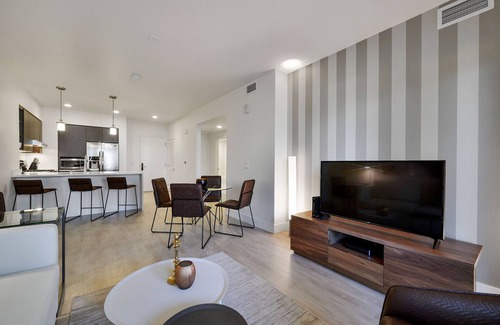 Morse Park Apartamento | Two Bedroom with Luxe Amenities & Private Terrace