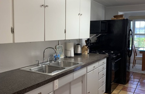 Southampton Casa | Two Bedroom with Private Dock near Golf and Beach