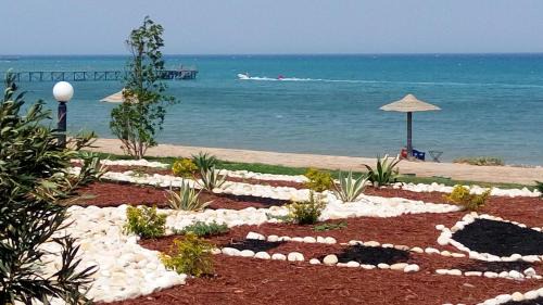 Ras Sudar Chalet De Esquí | Two-Bedroom with Sea View Roof Top Chalet - Orora Village