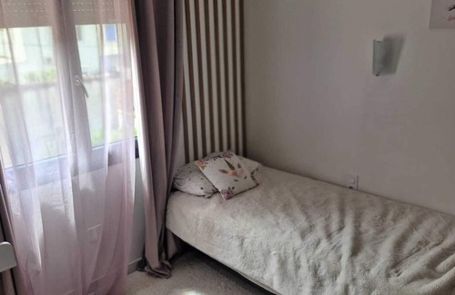 Sorgues Cama Y Desayuno | Two bedrooms and private bathroom with independent access.