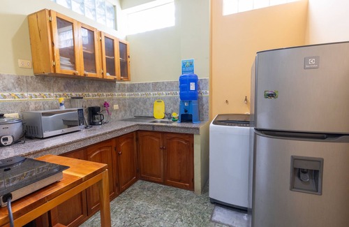 Puerto Ayora Apartamento | APARTAMENTO DE DOS DORMITORIOS CON BAÑO PRIVADO Y VISTA AL BOSQUE EN PLANTA BAJA