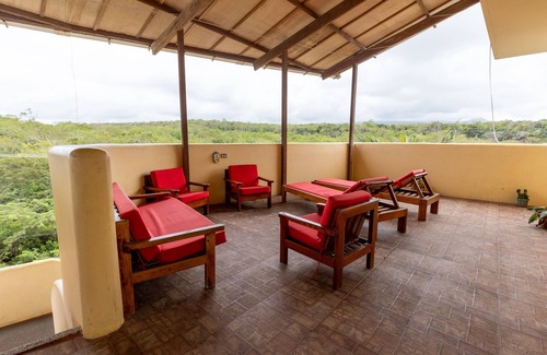 Puerto Ayora Apartamento | APARTAMENTO DE DOS DORMITORIOS CON BAÑO PRIVADO Y VISTA AL BOSQUE EN PLANTA BAJA