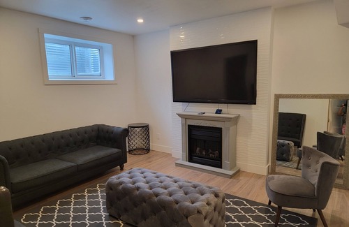 Sherwood Park Apartamento | Two Bedrooms Modern Cozy Suite