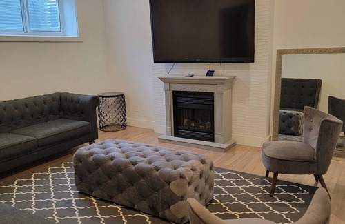 Sherwood Park Apartamento | Two Bedrooms Modern Cozy Suite