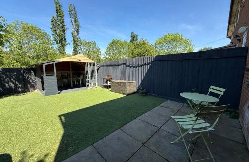 Milton Keynes Casa | Two-bedrooms Newly refurbished central