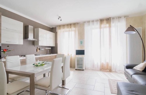 Montepulciano Apartamento | Luminoso y fresco apartamento de dos habitaciones con 140 apartamentos y estacionamiento público gratuito.