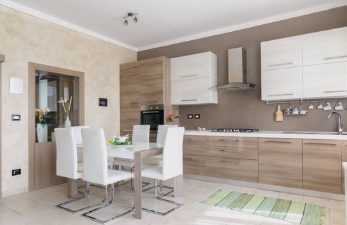 Montepulciano Apartamento | Luminoso y fresco apartamento de dos habitaciones con 140 apartamentos y estacionamiento público gratuito.