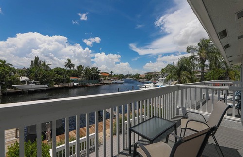 Coral Ridge Casa | Two BR Townhouse at 1 mile from the beach