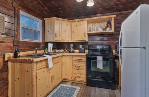 Logan Apartamento | Two Cabins|Sleeps 12| Hot Tubs| Games| Fire Pits