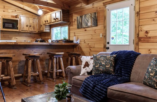 Logan Apartamento | Two Cabins|Sleeps 12| Hot Tubs| Games| Fire Pits