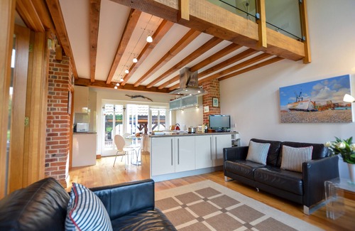 Orford Cabaña | TWO CHANTRY BARNS, ORFORD, pet friendly in Orford