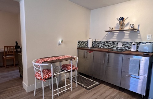 The Movie Colony Casa | Two Charming Guest Houses on a Mini-Estate w/ Private Pool & Spa / City ID#5340