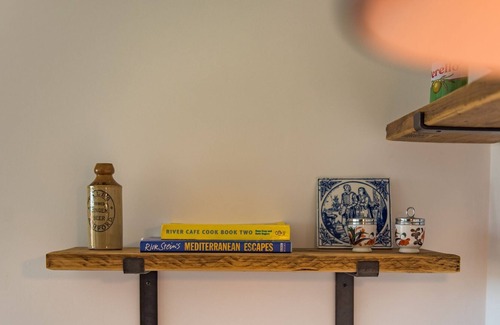 Ashford Casa | Two contemporary pet friendly barns - 8 guests in 4 bedrooms